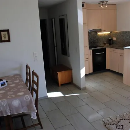 Apartment Chesa Arnica A1 *